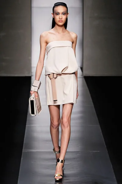 Look 15